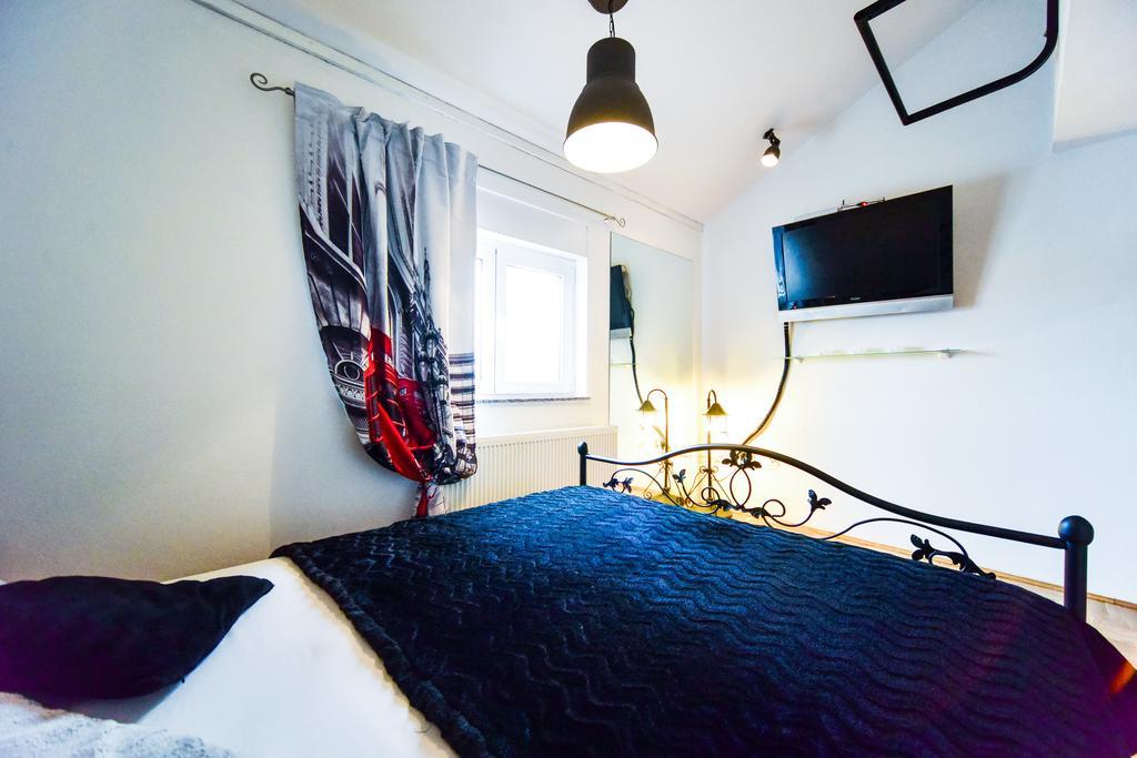 Apartman Ksenija Zara Esterno foto