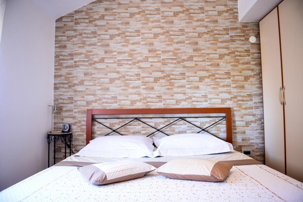 Apartman Ksenija Zara Esterno foto