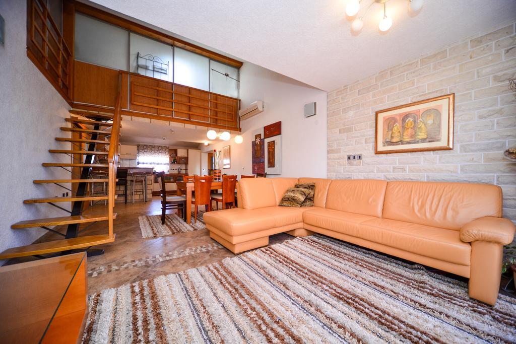Apartman Ksenija Zara Esterno foto