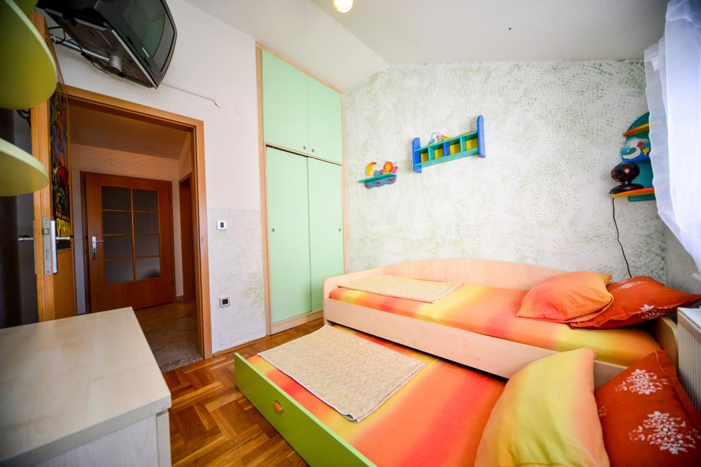 Apartman Ksenija Zara Esterno foto