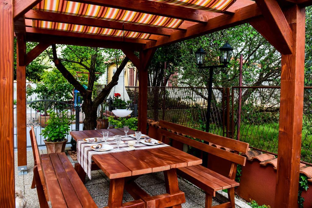 Apartman Ksenija Zara Esterno foto