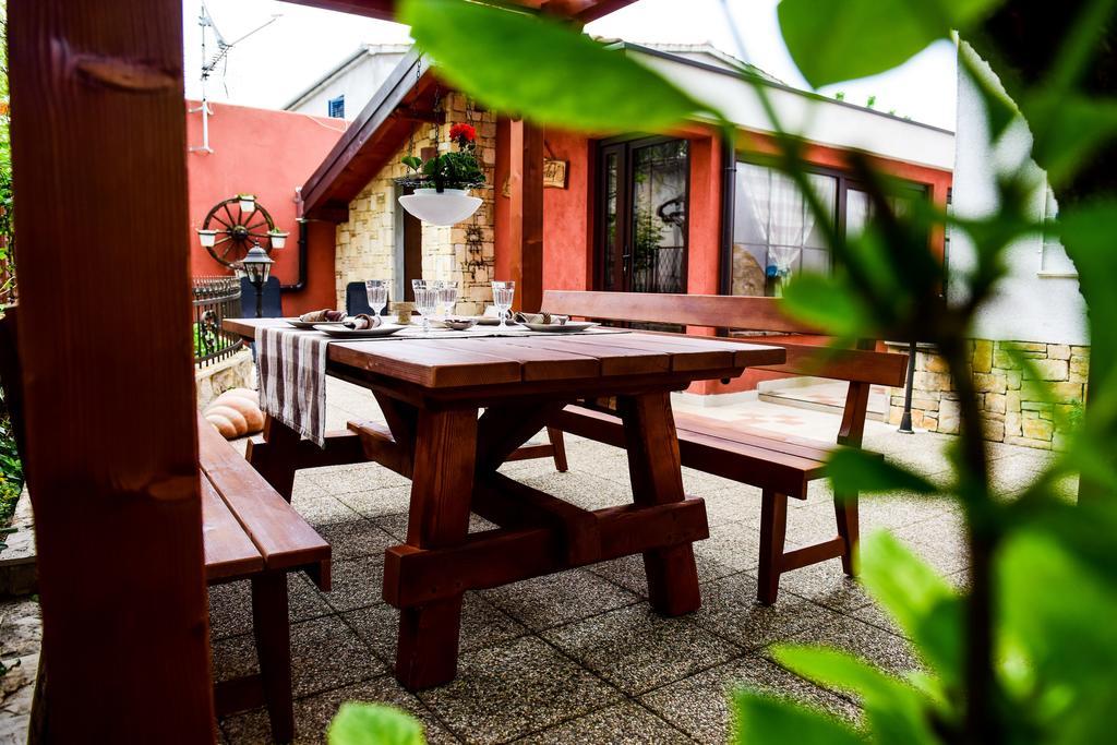 Apartman Ksenija Zara Esterno foto