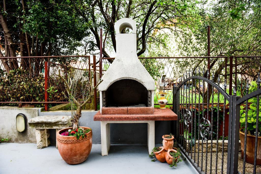 Apartman Ksenija Zara Esterno foto