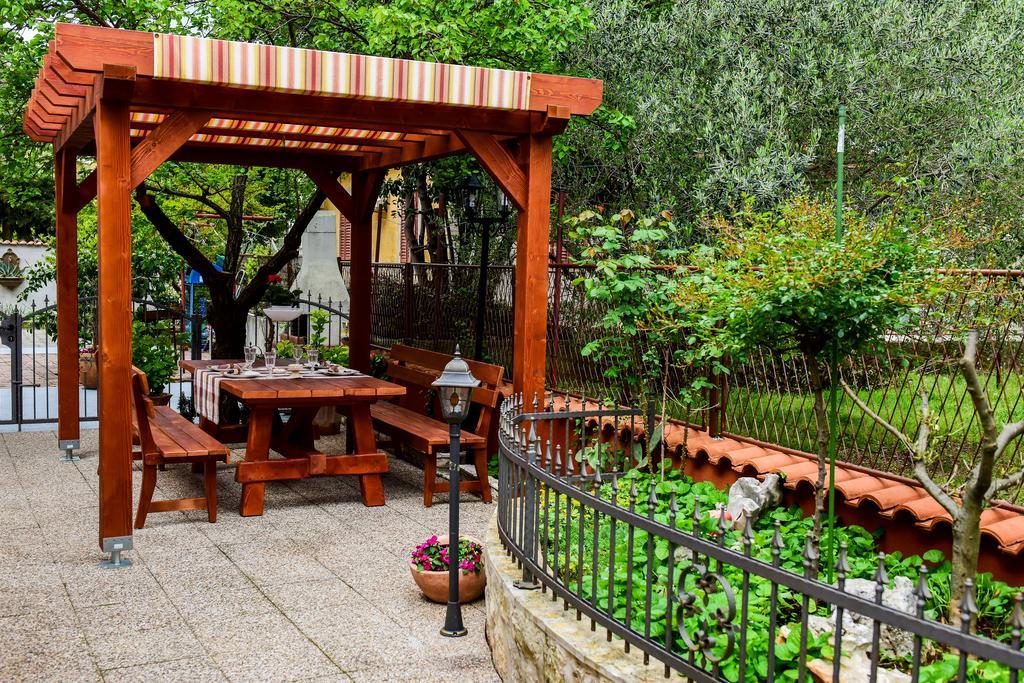 Apartman Ksenija Zara Esterno foto